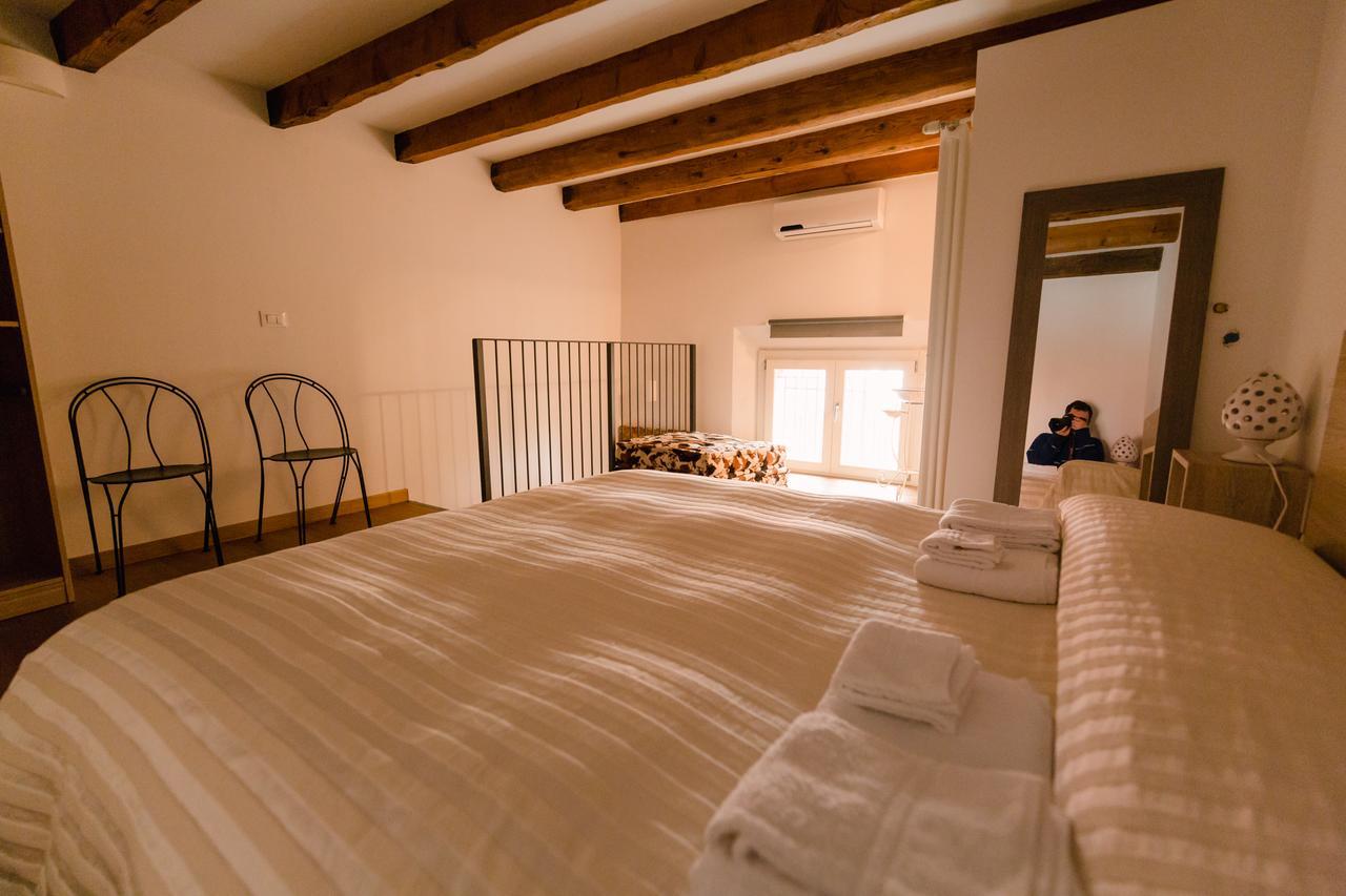 Historical And Luxury Apartment Bologna Exterior foto